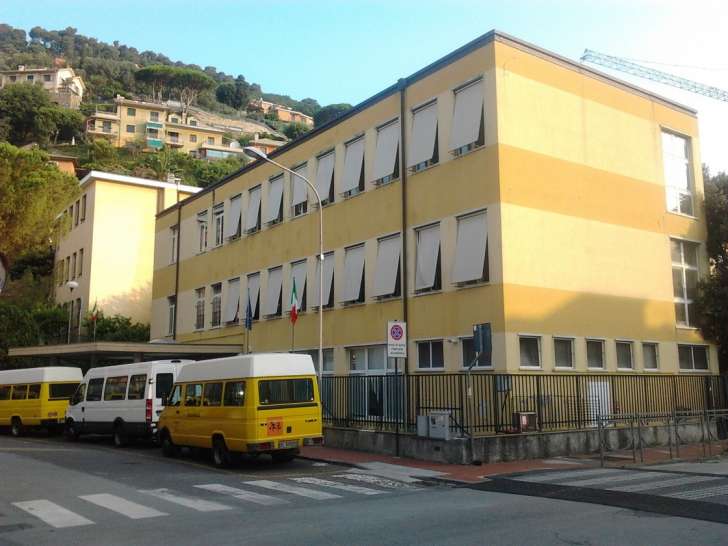 La situazione lavori nella scuola preoccupa anche genitori e corpo docente. Interrogazione per conoscere tempistiche e gestione dei flussi